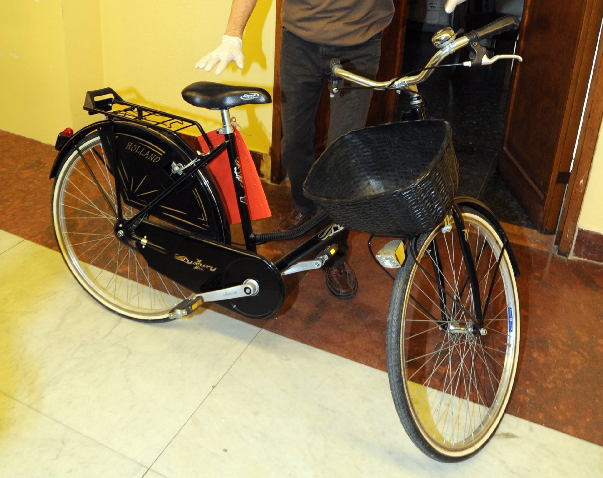 bici nera di garlasco